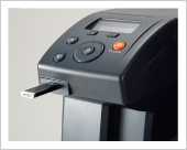 PCレスで、USB メモリから直接プリント イメージ写真